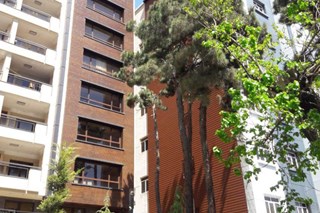 کاور کردن دیوار سیمانی با سمنت برد طرح چوب